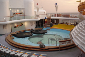 Mickey Mouse pool