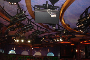 Wavebands ceiling (lighting equipment)